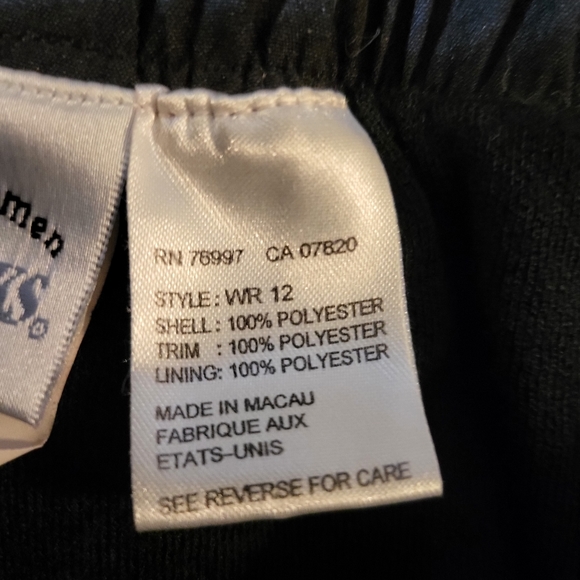 Brooks for Women~Belted & Lined Run, Hike or Water Short w/Rear Mesh Pocket in L - Picture 5 of 7